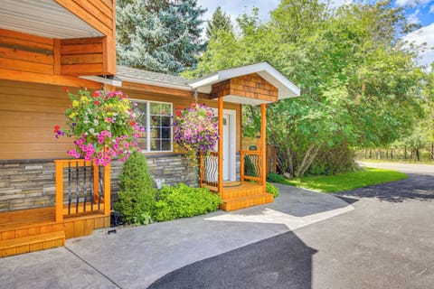 Libby Vacation Rental Studio | 1BA | 432 Sq Ft | Homeowner Lives On-Site