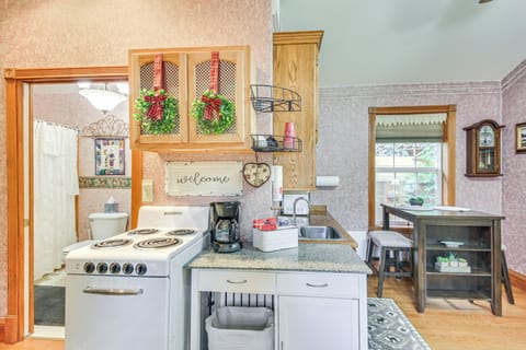 Well-Equipped Kitchenette | Cooking Basics | Dishware & Flatware