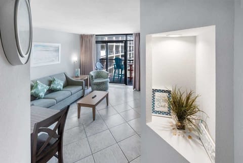 Large Living Room, Beautifully Decorated