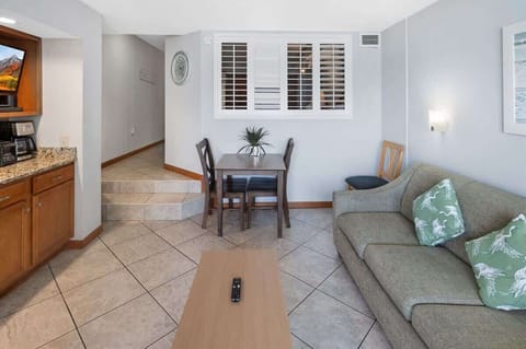 Large Living Room, Beautifully Decorated