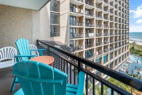 Balcony with Amazing Views of the Ocean☀️
