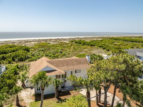 Breathe in the salty ocean air and enjoy unobstructed views!