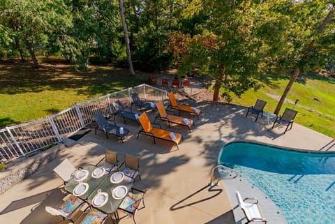 Private pool , loungers, spa