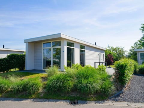 Plant, Sky, Cloud, Plant Community, Window, Building, Land Lot, Vegetation, House