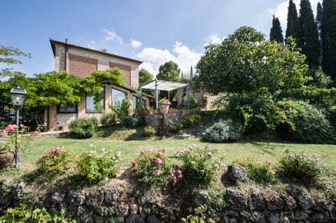 The grounds at Cottage la Vita have an amazing variety of plants and fruit trees