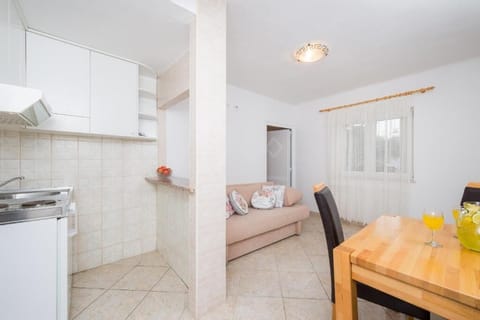 SPLIT LUXUSWOHNUNG mit privatem Pool, Meerblick und privatem Parkplatz