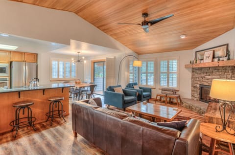 Ful View of Living, Dining and Kitchen Area