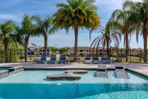 Welcome to The Oasis at Reunion, the perfect villa for your next vacation