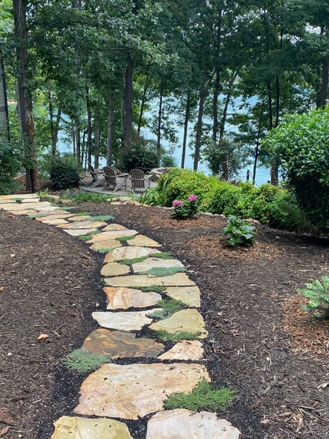 Walkway to fire pit 