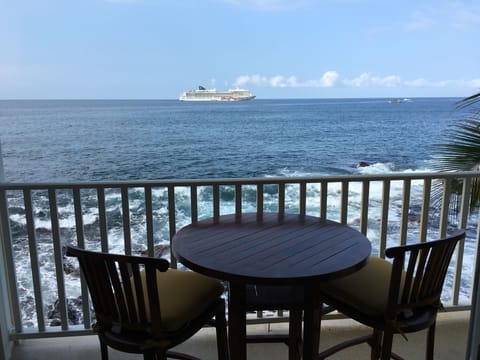 Absolute oceanfront almost hangs over the ocean. Step onto your lanai that nearly hangs over the ocean, offering incredible views of tide pools, turtles, eels, and the sparkling Pacific.