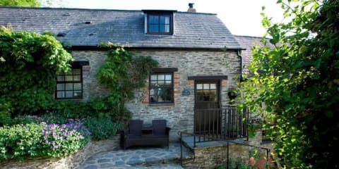 Exterior Lavender Cottage