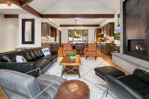 Eagle Aerie: - Plenty of seating in the living area.