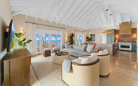 Breezy, open living space with breathtaking views!