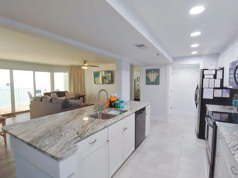 Spacious Full Kitchen with keurig and regular coffee pot!