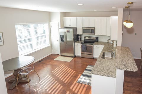 Complete kitchen with all appliances