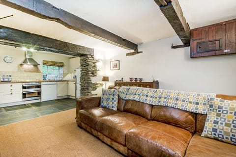 Ivy sitting room diner