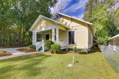Thomasville Vacation Rental | 2BR | 1.5BA | 1,125 Sq Ft | Steps Required