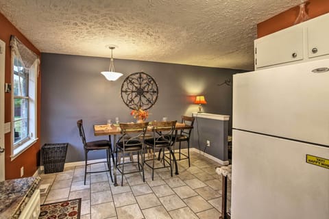 Fully Equipped Kitchen | Dishware & Flatware