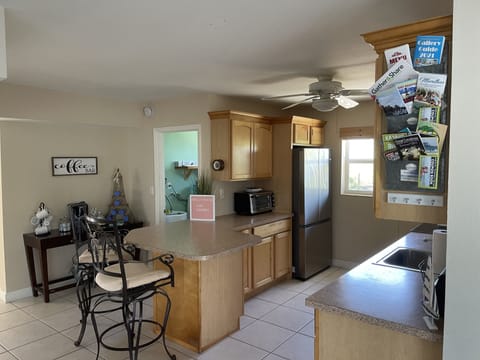 Kitchen & Coffee Bar