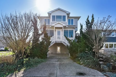 Exterior,Front Elevation,