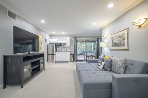 Upstairs living area + kitchenette