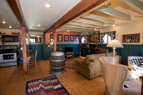 Welcome to Cottage Inn