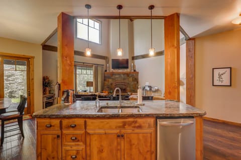 Kitchen island facing living room