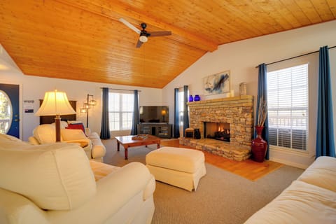 Sapphire Vacation Rental | 3BR | 2BA | Steps Required | 1,576 Sq Ft