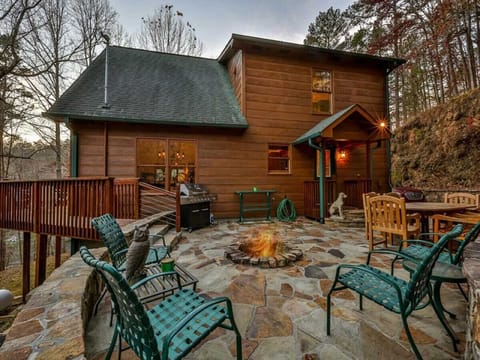 Great Fire Pit Area with seating