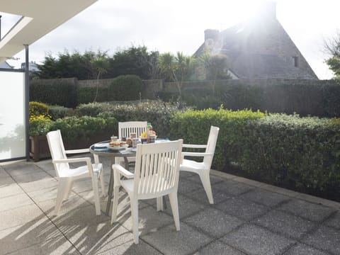 Property, House, Furniture, Table, Room, Cottage, Grass, Building, Backyard, Real Estate