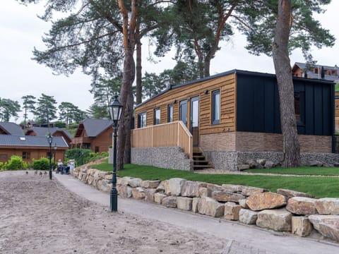 Plant, Sky, Property, Building, Window, Tree, House, Land Lot, Neighbourhood, Wood