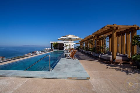 Rooftop infinity pool