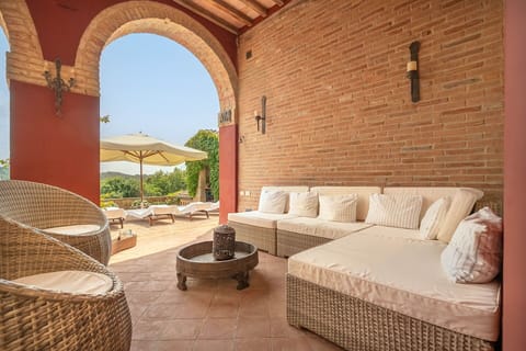 Balcony / Terrace / Patio