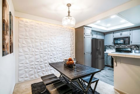 Don't feel like cooking? There are cafes and restaurants just a short walk away