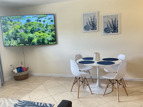 75 inch Smart TV - Netflix, Disney etc..
Dining room, sofabed 