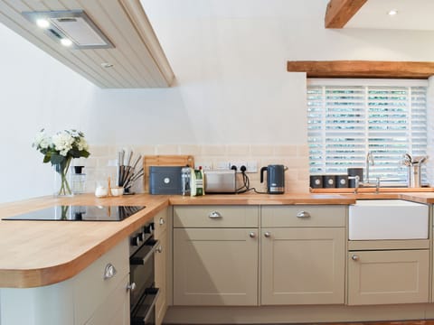 Kitchen | The Old Stables 1 - The Old Stables, Winterslow, near Salisbury