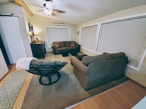 2nd Living room