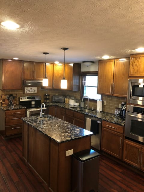 Stove top and oven unit