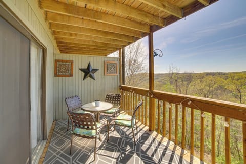 Branson Vacation Rental | 2BR | 2BA | 809 Sq Ft