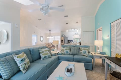 Aquarius Living Room (1)