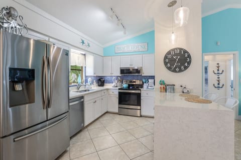 Aquarius Kitchen (3)