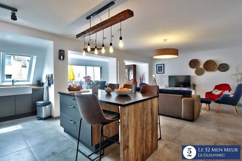 Sea view, 40m from the beach and 300m from shops Apartment in Finistere