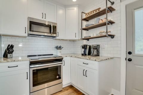 Full Stocked Kitchen (2)