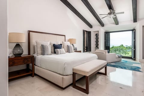Master suite with king bed 