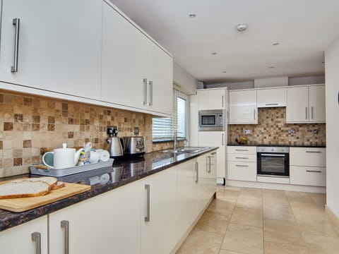 Kitchen | Black Rock Hideaway, Portmadog