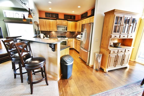 Fully-Equipped Kitchen - Fully-Equipped Kitchen