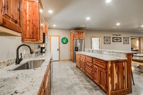 Canned lighting, Glazed concrete floors