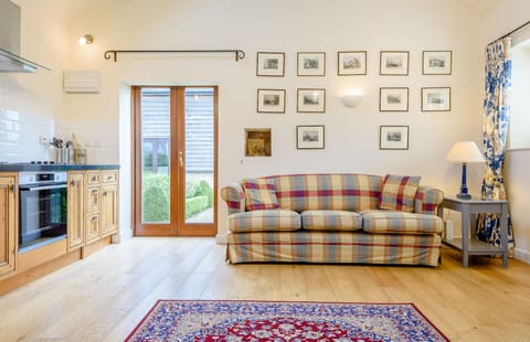 Coursehill Barn Annex Living Area - StayCotswold