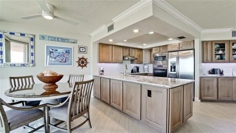 Dining/Kitchen