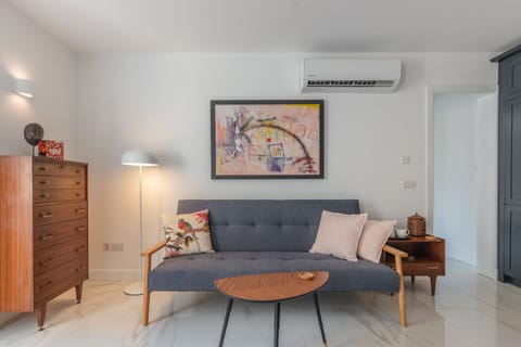 Valletta nineteen sixty - living area - grey pink - gplan